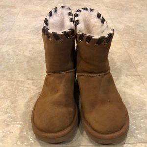 UGG short boots, worn twice. Size 6